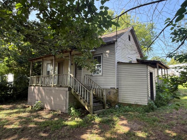 House for sale in Thayer, Missouri