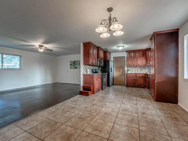 House for sale in Crescent, Logan County