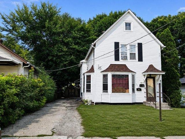 House for sale in Waukegan, Illinois