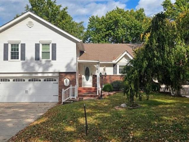 House for sale in Country Club Manor, Blue Springs
