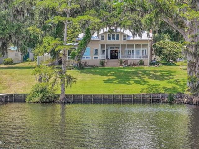 House for sale in Crescent City, Florida