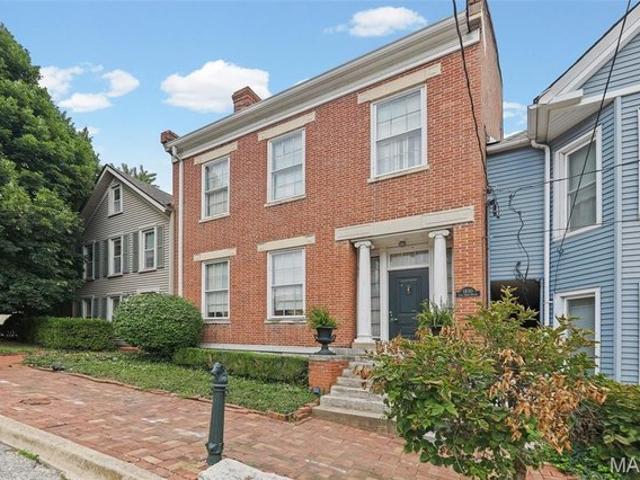 House for sale in Alton, Illinois