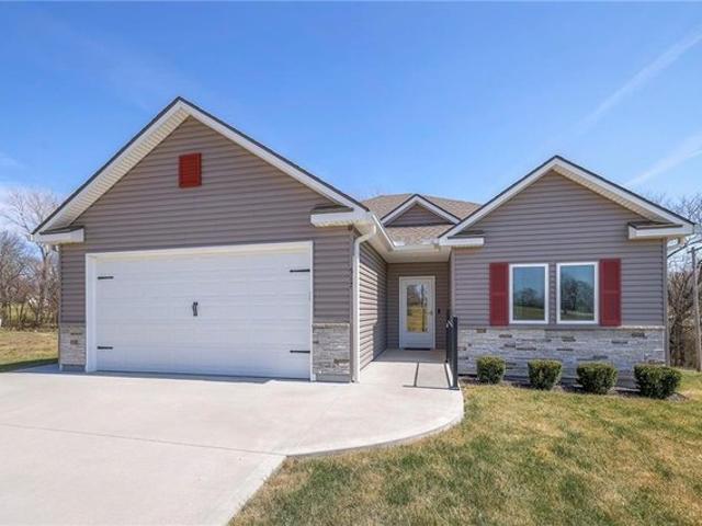 House for sale in Harrisonville, Missouri