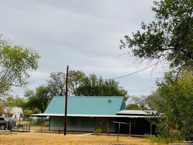House for sale in Sabinal, Texas