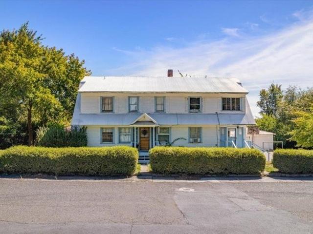 House for sale in Mount Shasta, Siskiyou County
