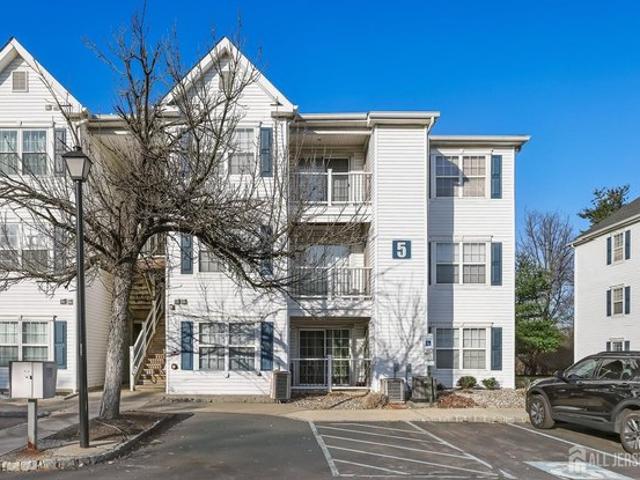 Condo for sale in Edison, New Jersey