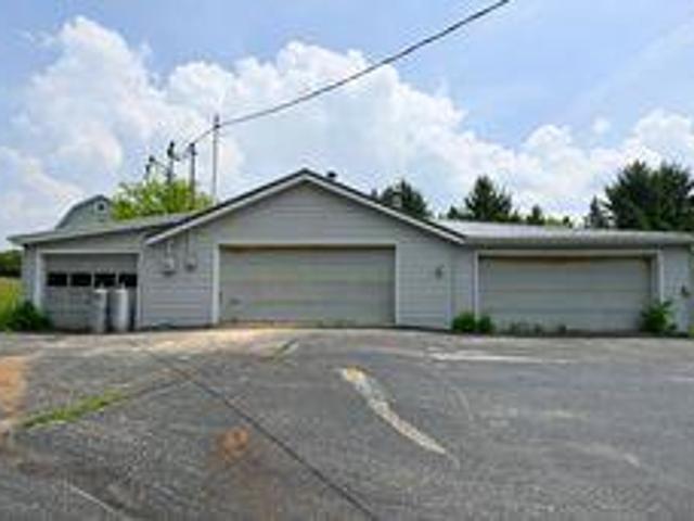 House for sale in Hubertus, Wisconsin