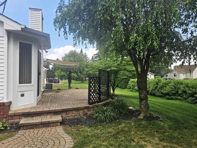 Condo for sale in Macomb