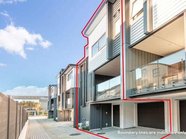 Townhouse for sale in Balmoral