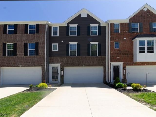 Townhouse for sale in Willoughby, Ohio