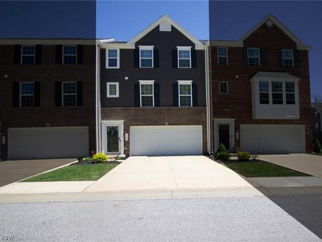 Townhouse for sale in Willoughby, Ohio