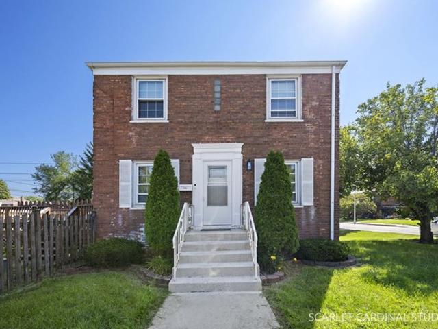 Townhouse for sale in Chicago Park, Illinois