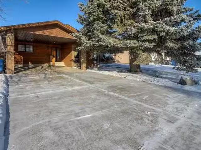House for sale in Lethbridge, Alberta