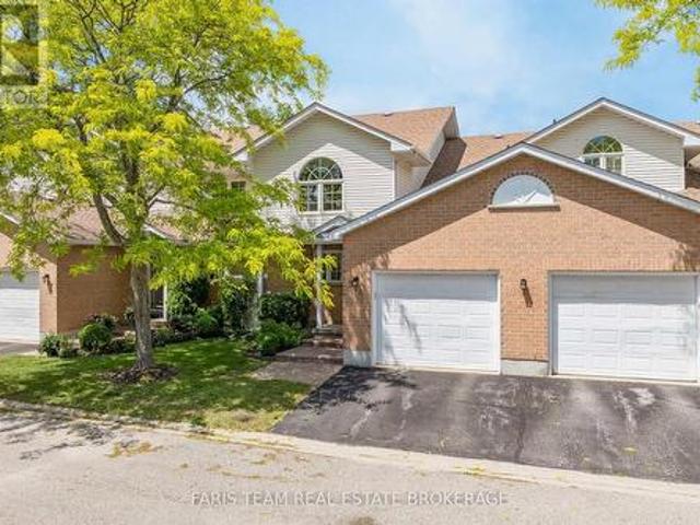 Townhouse for sale in Orillia, Ontario