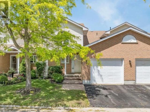 Townhouse for sale in Orillia, Ontario