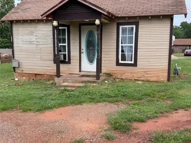 House for sale in Chandler, Oklahoma