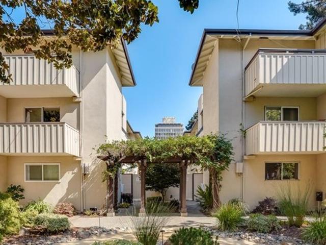 Condo for sale in Palo Alto, California