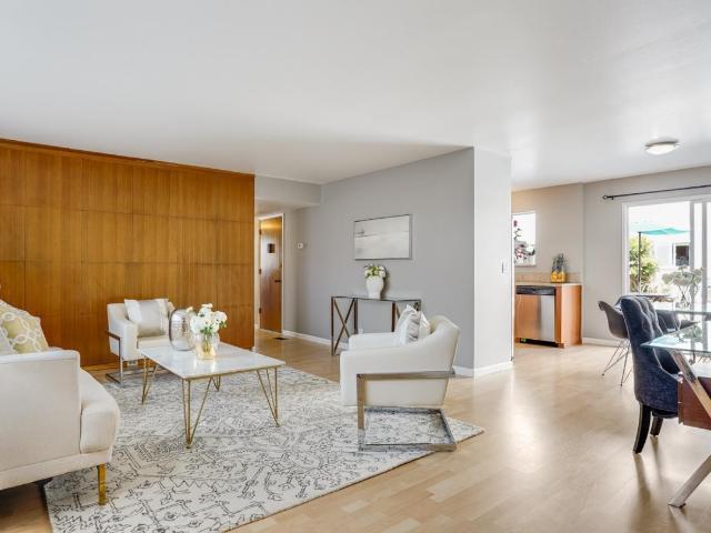 Condo for sale in Palo Alto, California