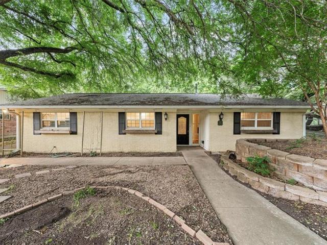 House for sale in Woodway, Texas