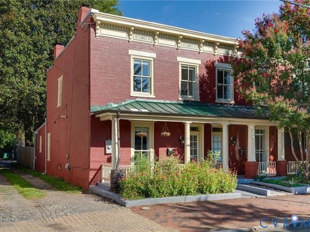 Townhouse for sale in Virginia