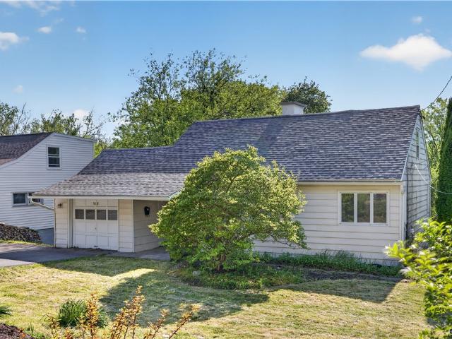 House for sale in Jamesville, New York