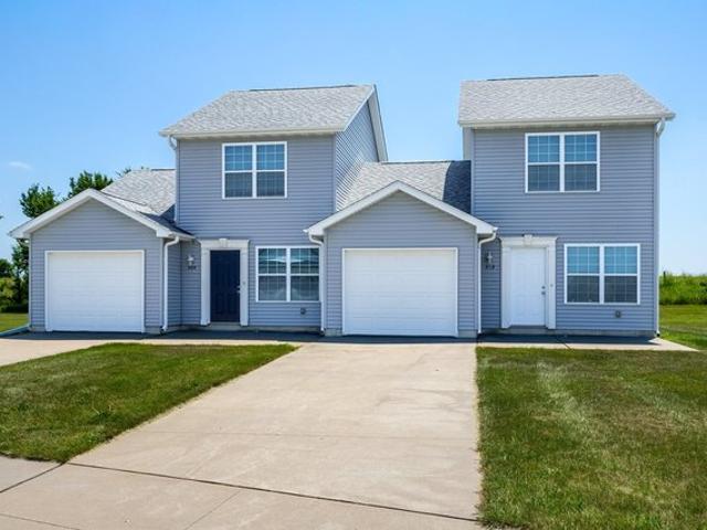 Townhouse for sale in Blue Grass, Iowa