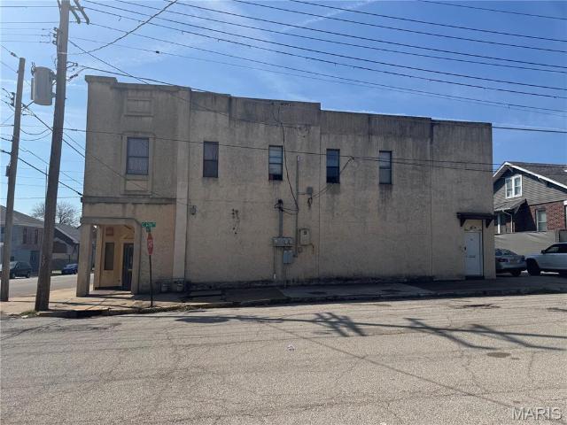 House for sale in Alton, Illinois