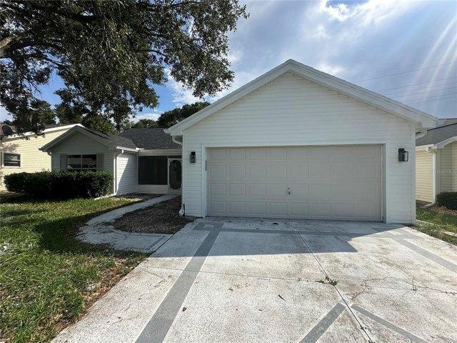 House for sale in Lady Lake, Florida