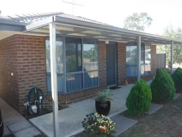 Apartment for rent in Alma, Victoria