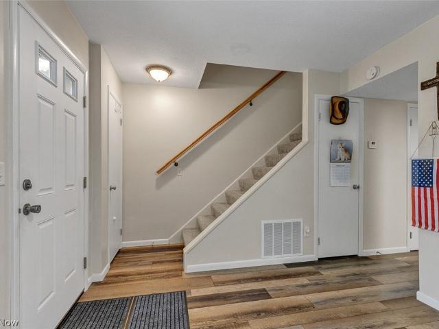 Condo for sale in Meadowcreek Apartments, Kent