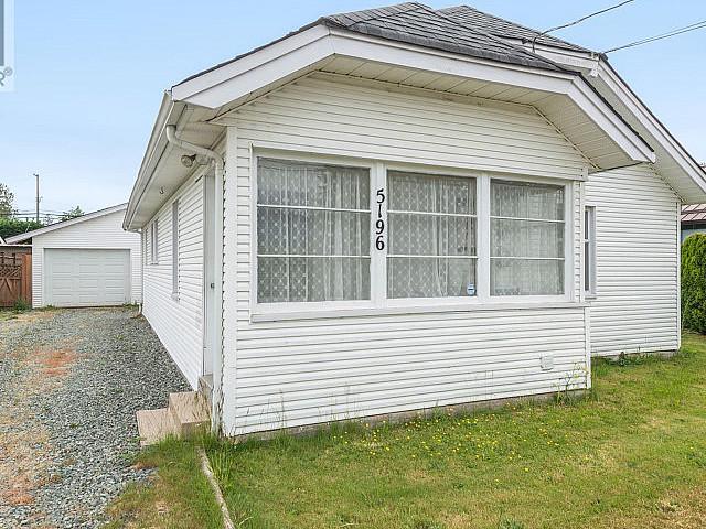 House for sale in Clayoquot, British Columbia