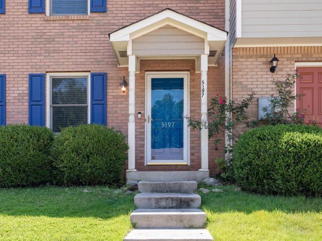 Townhouse for sale in Trussville, Alabama