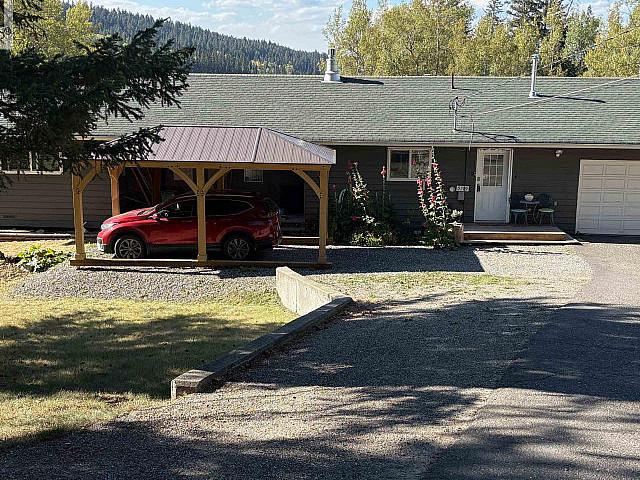 House for sale in 108 Mile Ranch, British Columbia