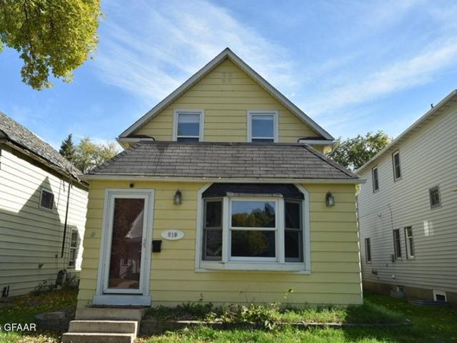 House for sale in Grand Forks, Grand Forks County
