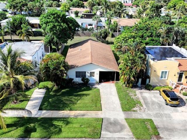 House for sale in Lake Park, Florida