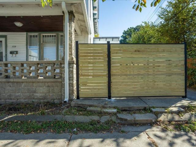 House for sale in Lafayette Central Business District, Lafayette