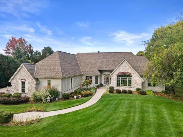 House for sale in Hartland, Wisconsin