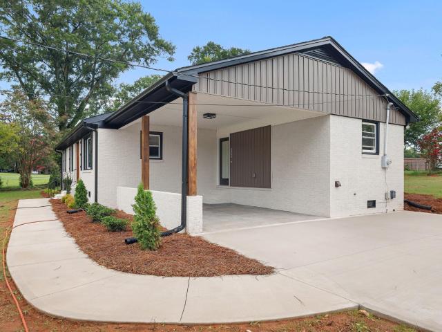 House for sale in Duncan, South Carolina