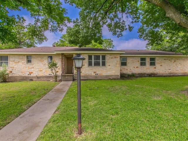 House for sale in Hewitt, Texas