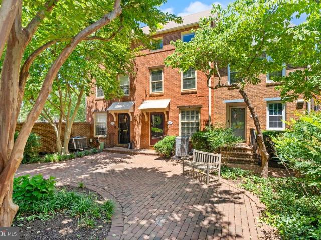 Townhouse for sale in Virginia