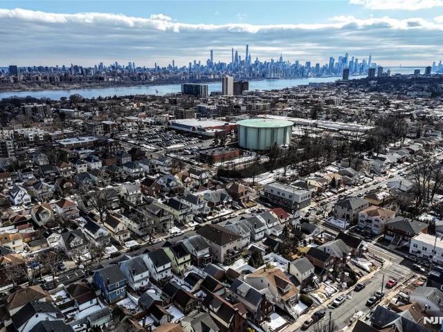 House for sale in Grantwood, Cliffside Park