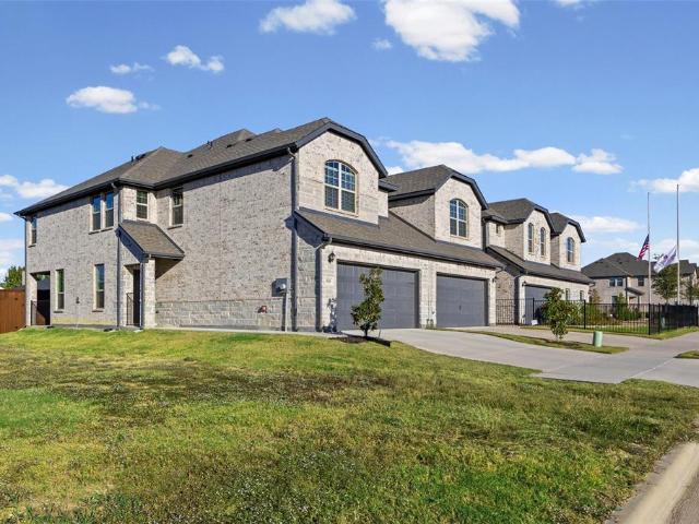Townhouse for sale in Mansfield, Texas