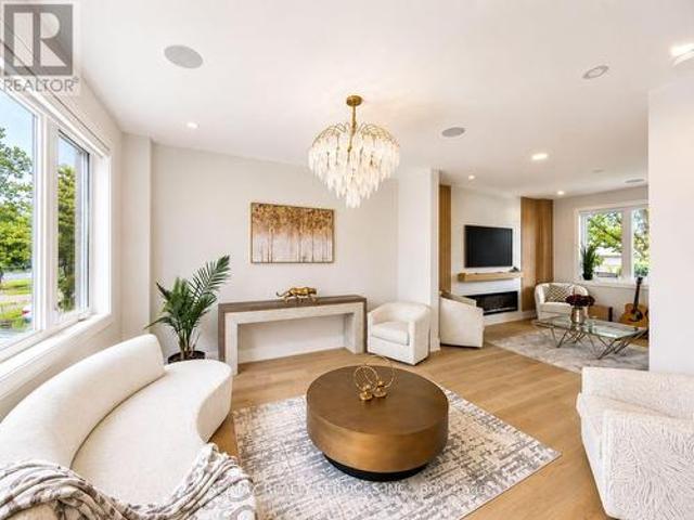 House for sale in Oakville, Ontario