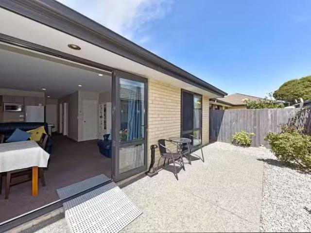 House for sale in Chaslands, Canterbury