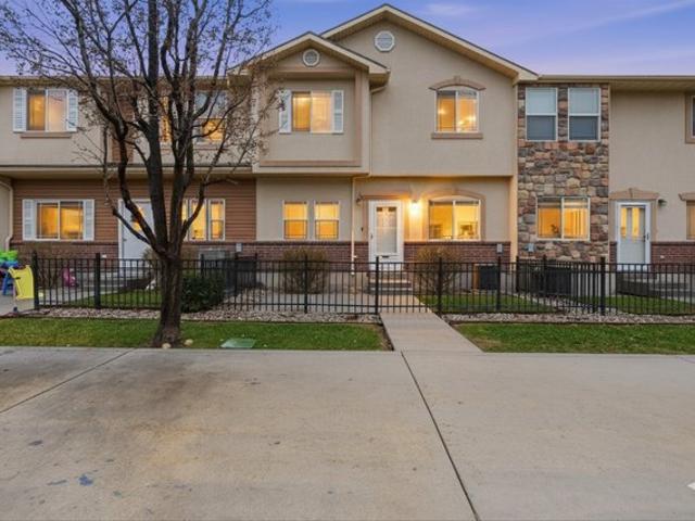 Townhouse for sale in Cache, Utah
