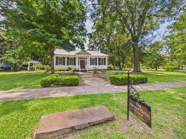 House for sale in Aberdeen, Mississippi