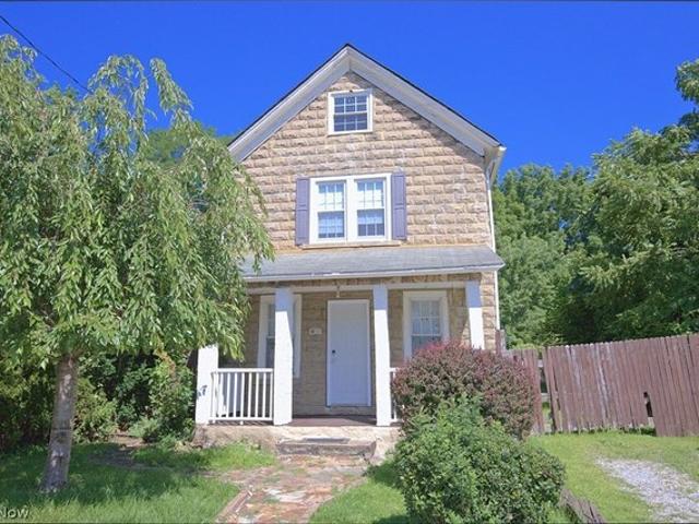 House for sale in Summit, Ohio