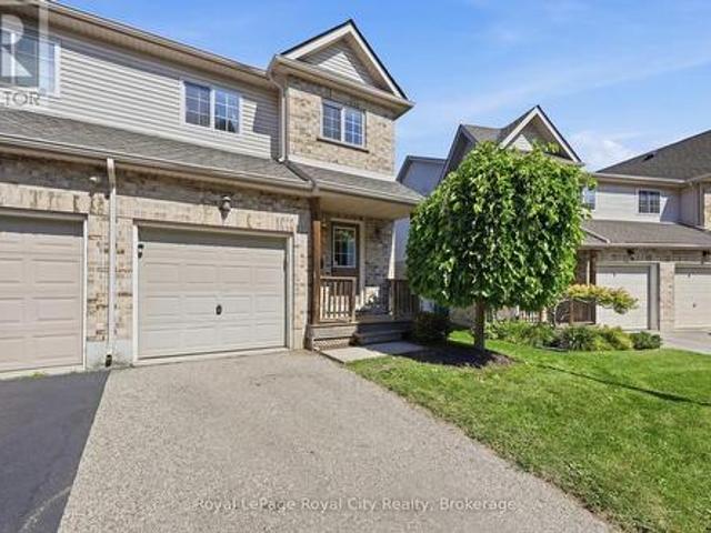 Townhouse for sale in Cambridge, Ontario