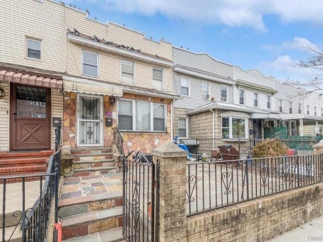 House for sale in Queens, Arverne