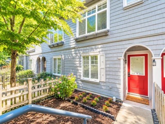 Townhouse for sale in Newton, Surrey